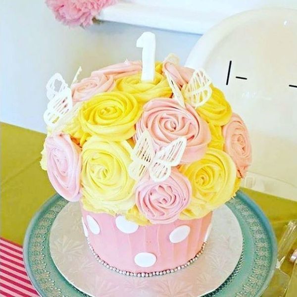 чудесный торт на первый день рождения