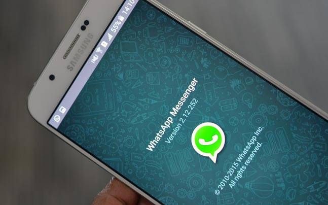 Emoji среднего пальца является WhatsApp's new killer feature